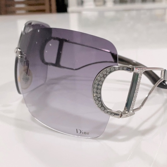 Christian Dior Diorly Sunglasses - Picture 2 of 8